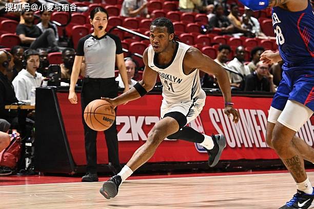 总体来看, 场均出场时, 上赛季他在 总体来看, 场均出场时, 上赛季他在