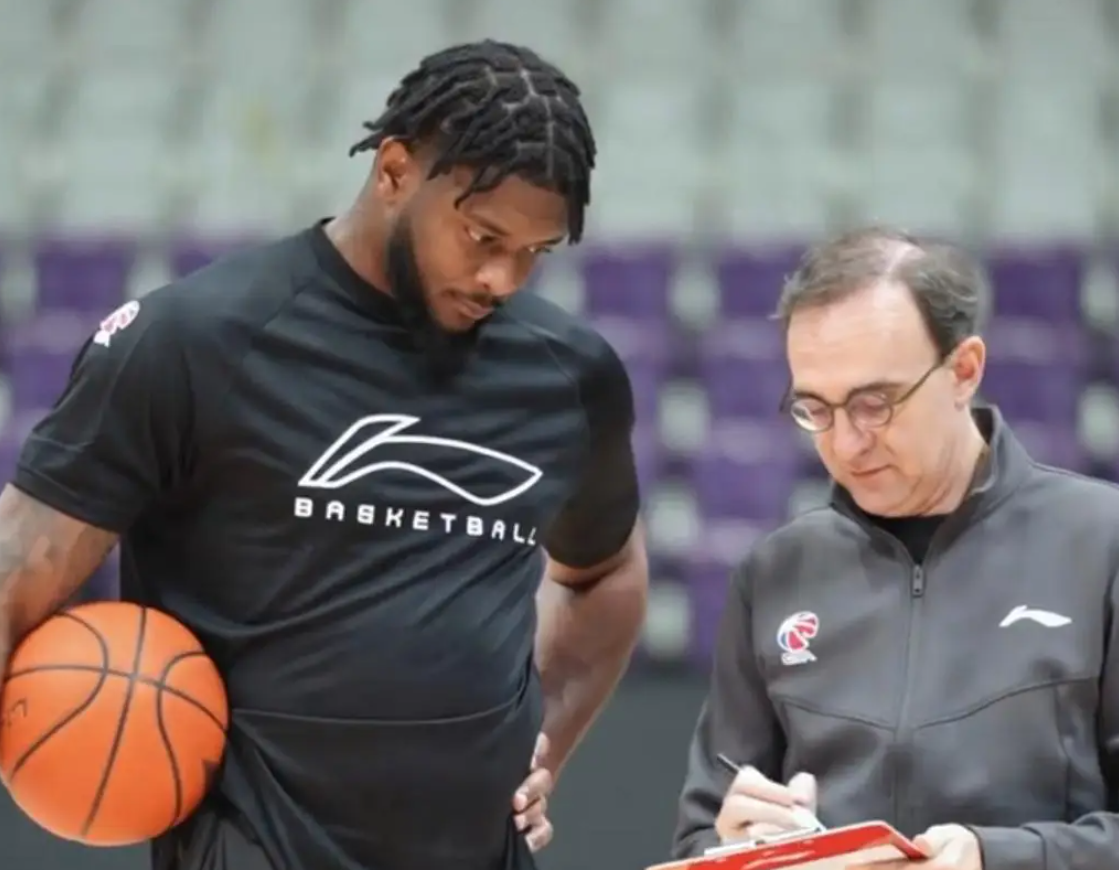 利弗在进攻 利弗在进攻