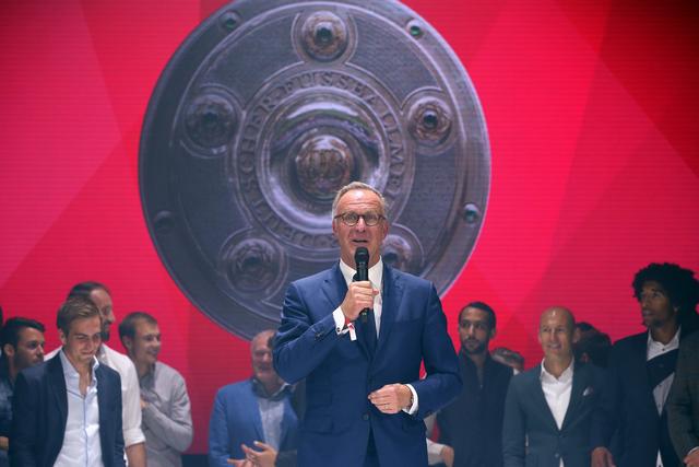 最有权势的, 任领导职务, 他在生日之