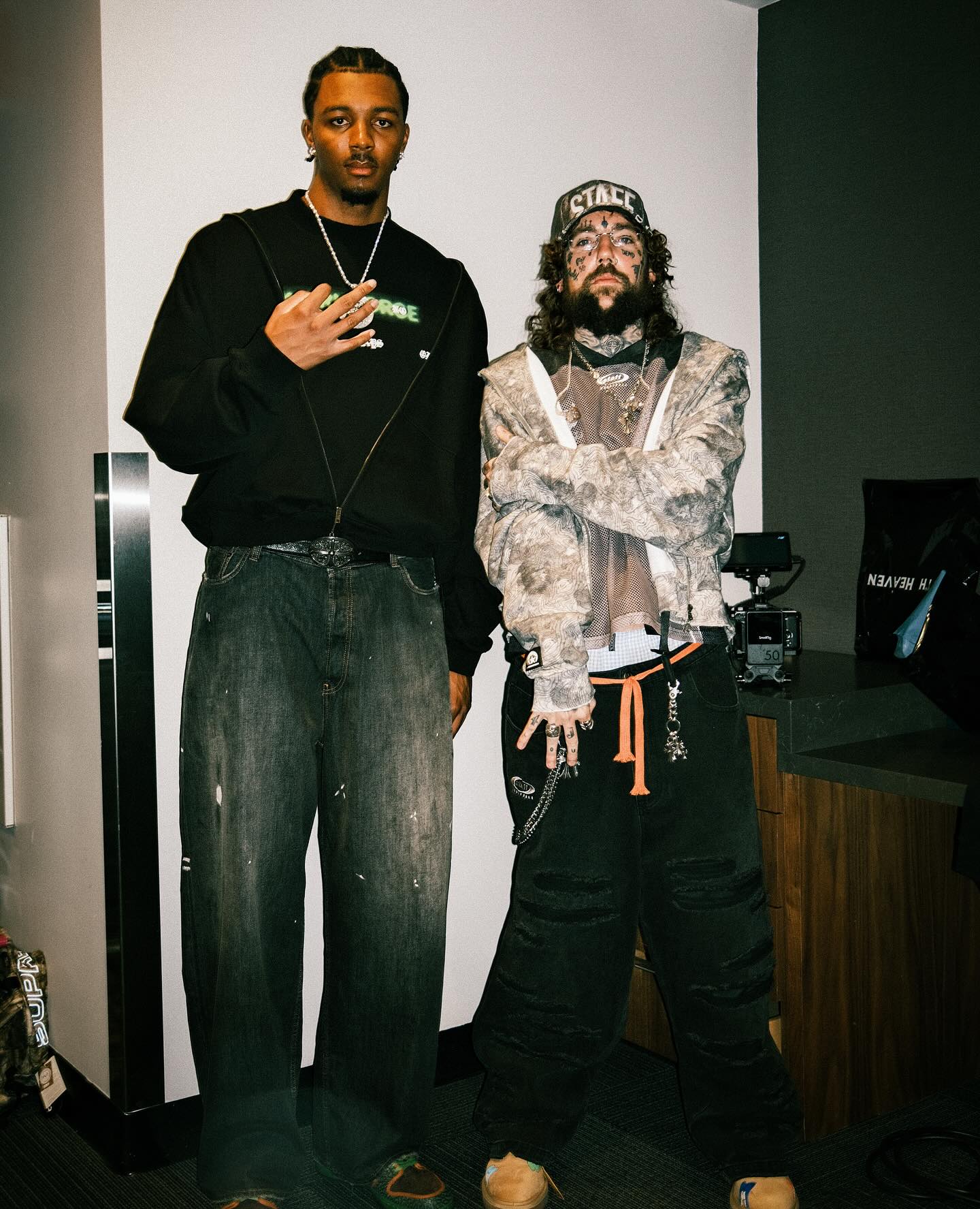 entit, AA, 示出兴趣